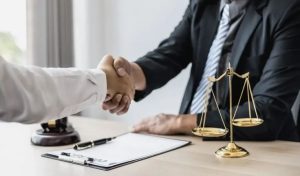 وکیل شهرداری معتب